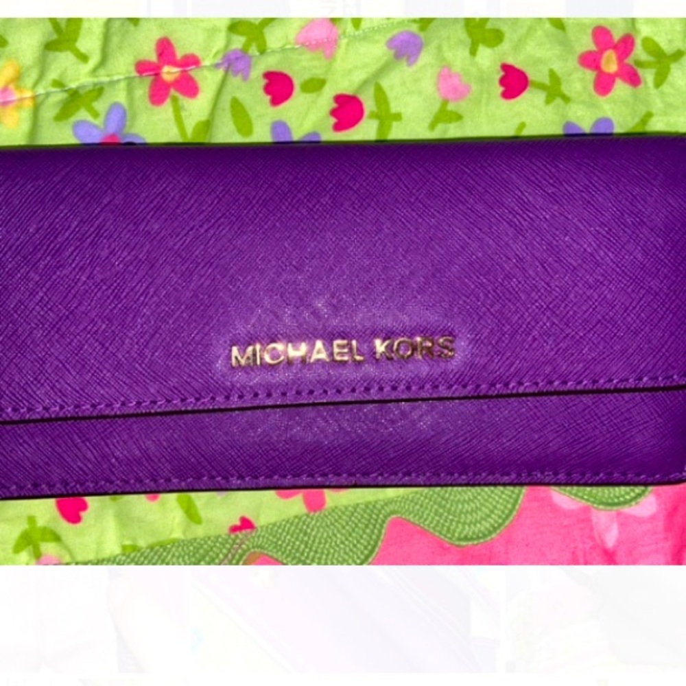 Micheal Kors purple wallet